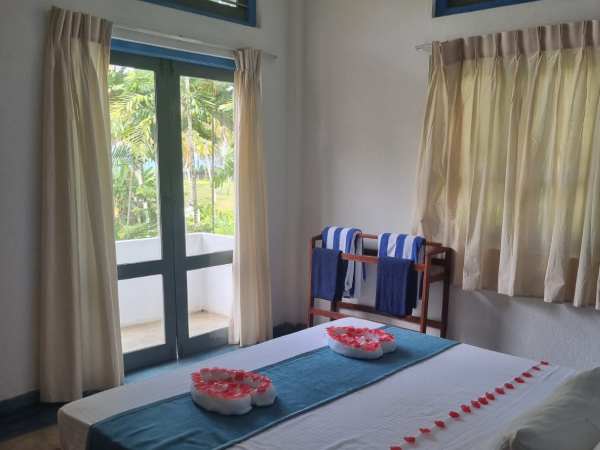 Darshana beach hotel single room with balcony